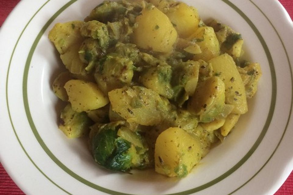 Rosenkohl-Curry mit Kartoffeln