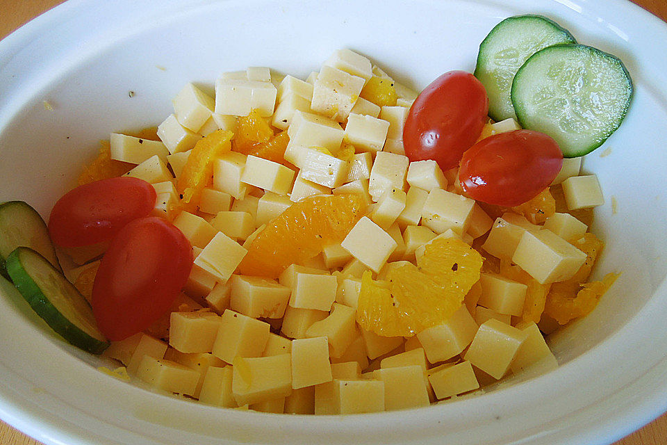 Orangen-Käse Salat