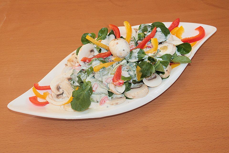 Feldsalat mit Sauerrahm-Dressing