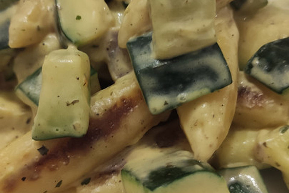 Schupfnudel-Zucchini-Hack-Pfanne