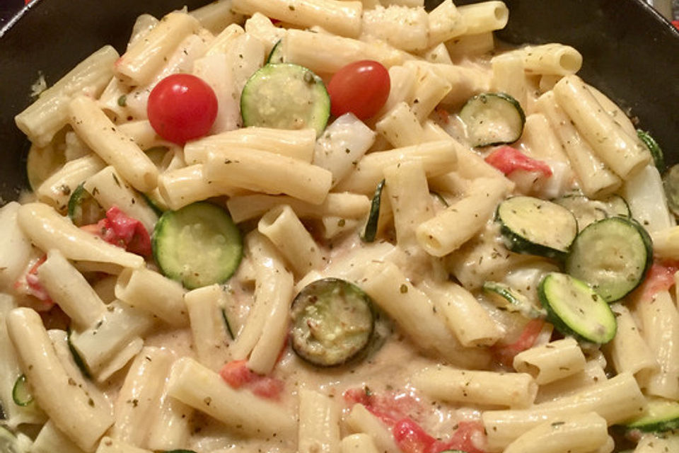 Bratnudeln mit Zucchini