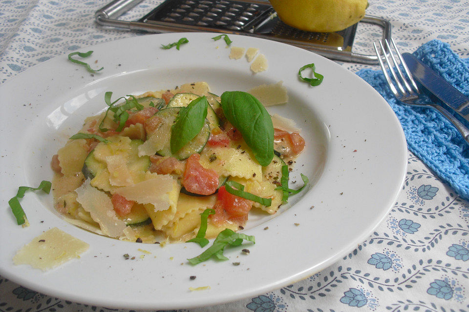 Bratnudeln mit Zucchini