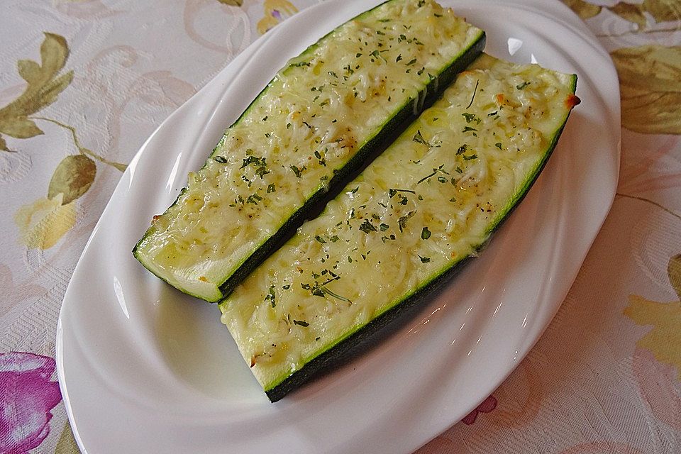 Gebackene Zucchini mit Knoblauch