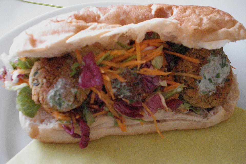 Schnelle Falafel in Pitabrot