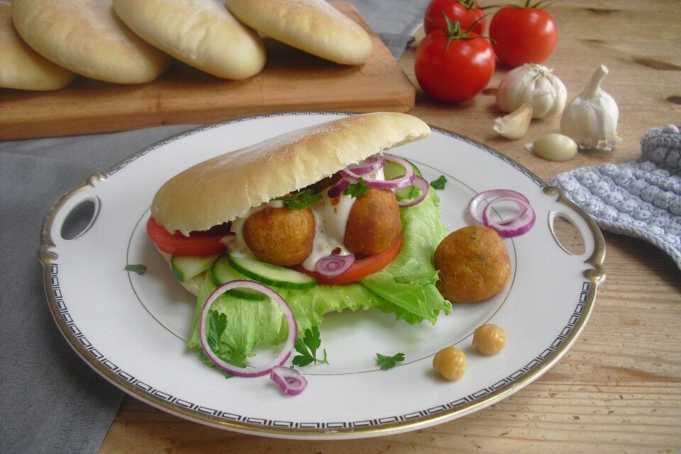 Schnelle Falafel in Pitabrot