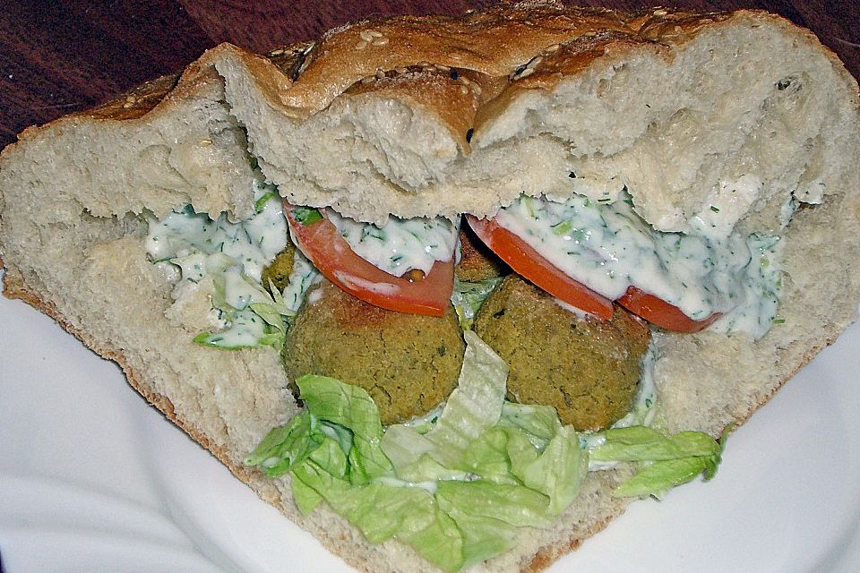 Schnelle Falafel in Pitabrot