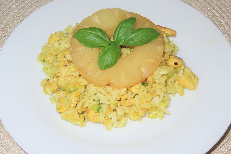 Hähnchen-Bratreis mit Ananas