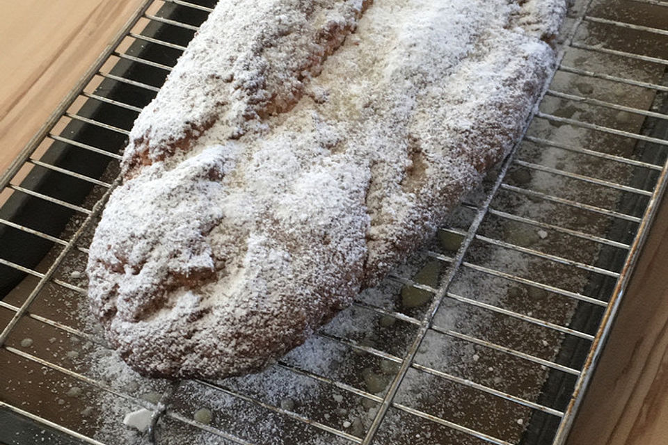 Omas bester Quarkstollen