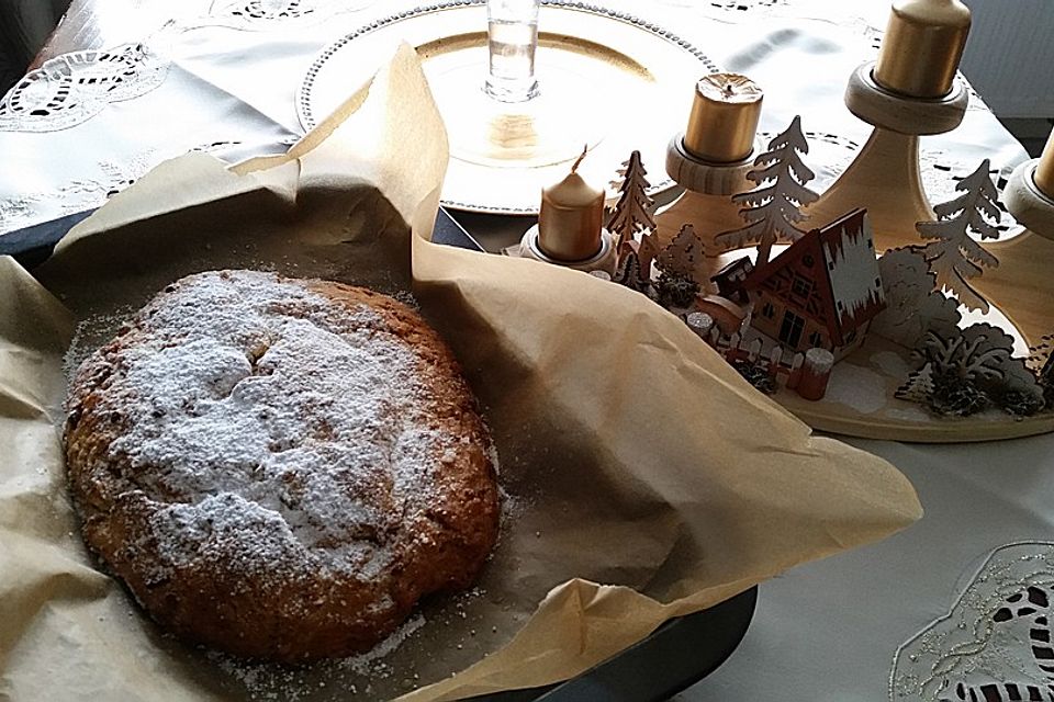 Omas bester Quarkstollen