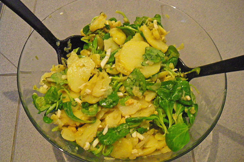 Kartoffelsalat mit Feldsalat