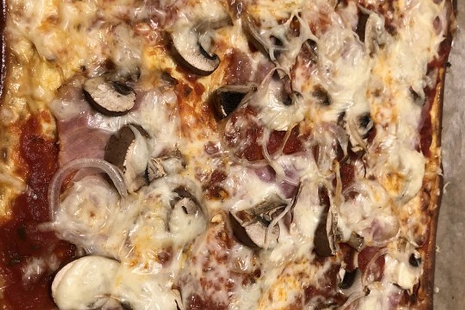 Schinken-Pilz-Pizza