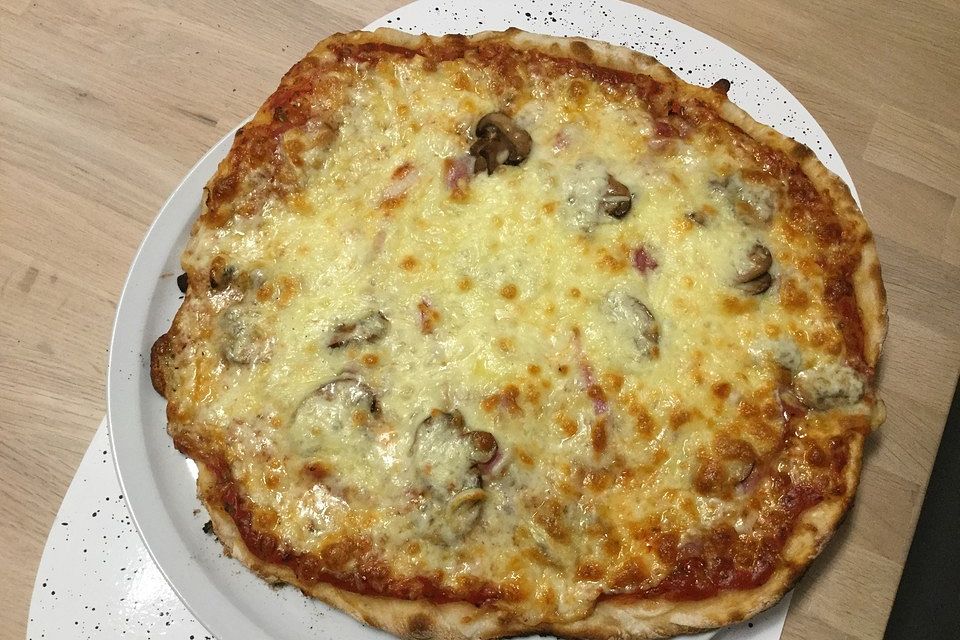 Schinken-Pilz-Pizza