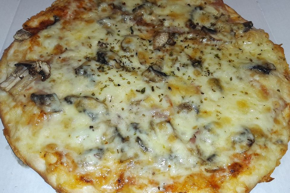 Schinken-Pilz-Pizza