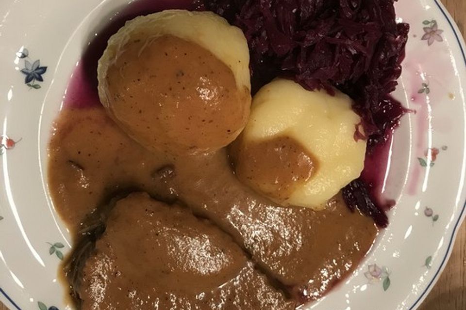 Omis Rinderbraten mit Rotweinsoße