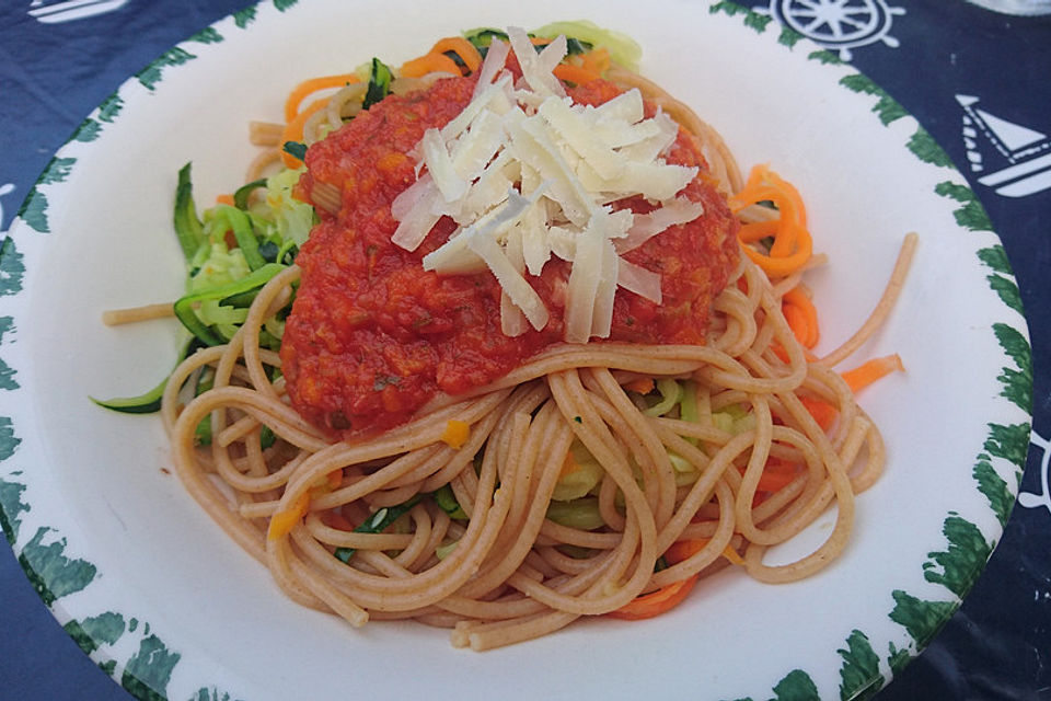 Vollkornspaghetti mit Gemüsesoße