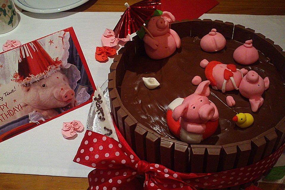 Schweinchen im Matschkübel-Torte