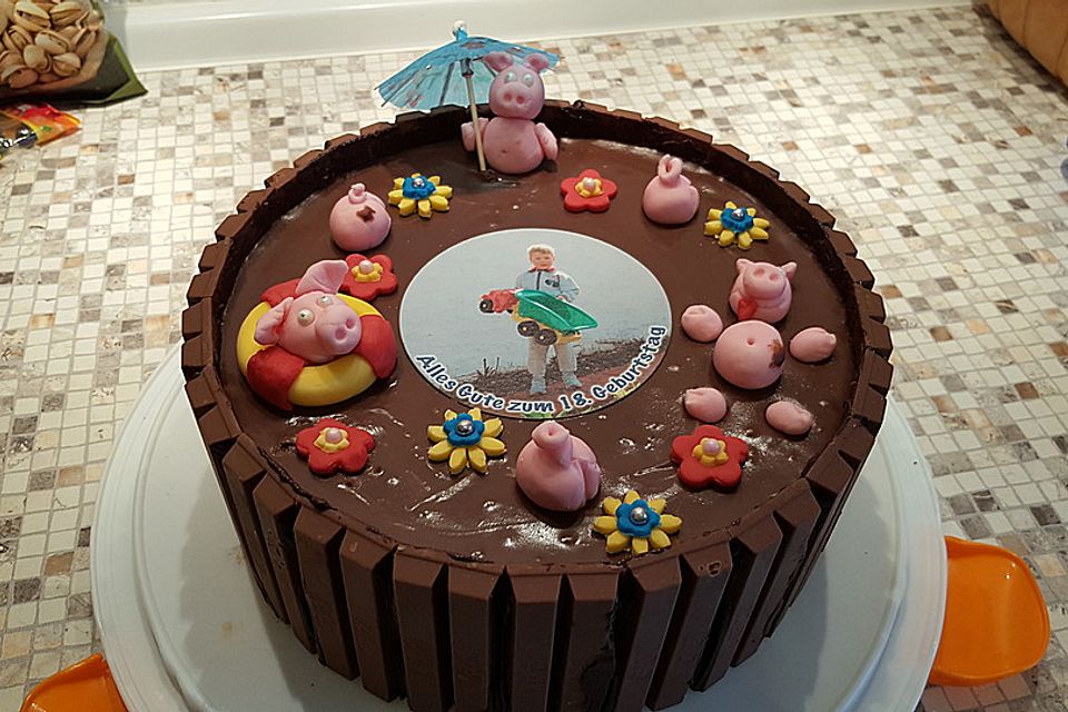 Schweinchen im Matschkübel-Torte