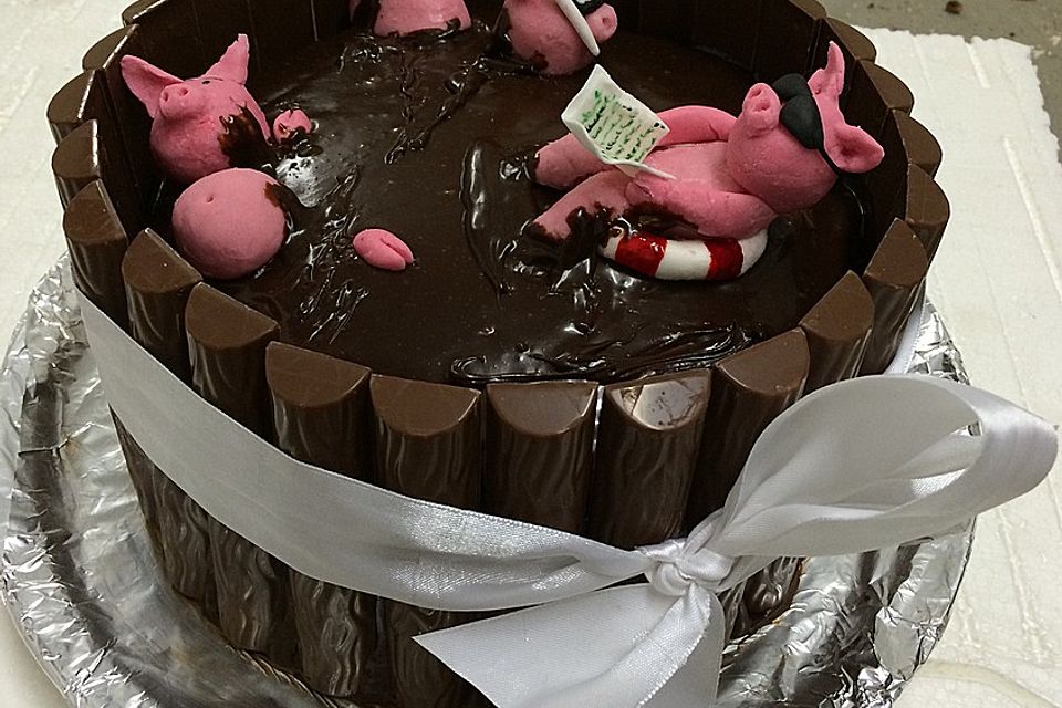 Schweinchen im Matschkübel-Torte