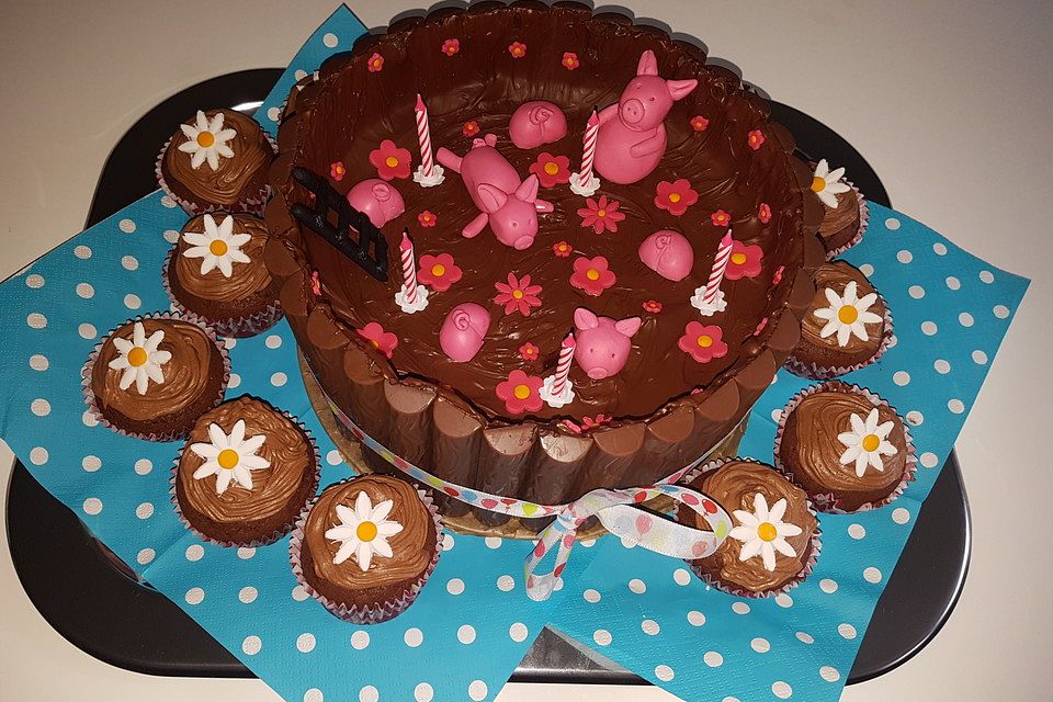 Schweinchen im Matschkübel-Torte