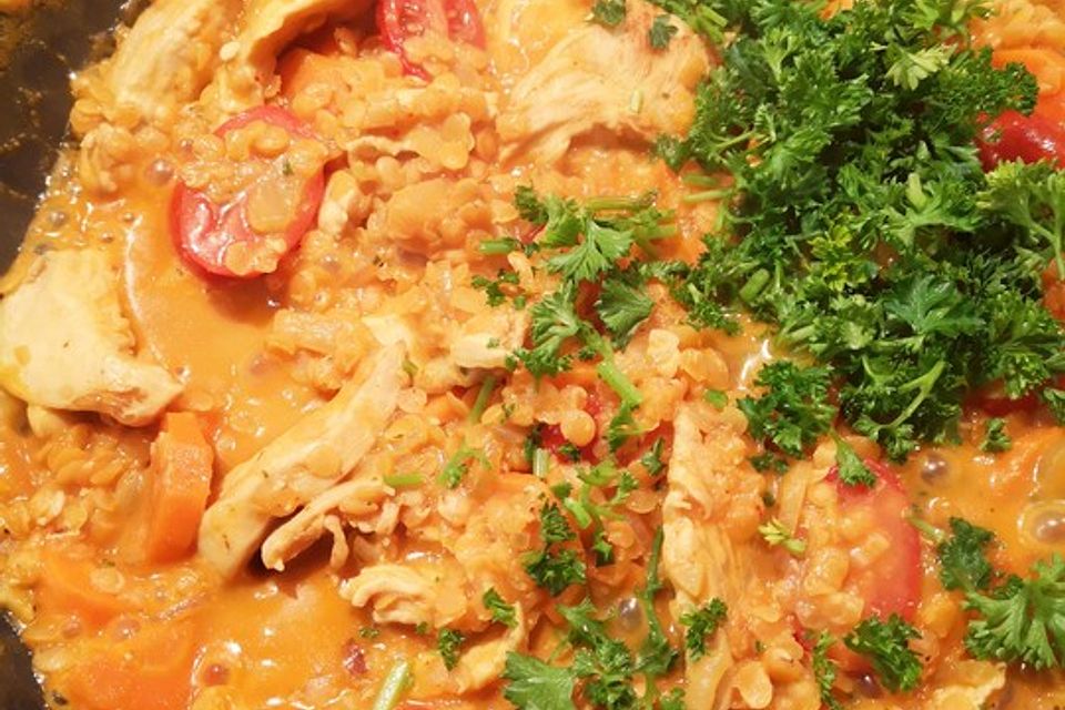 Rotes Linsencurry mit Hähnchen