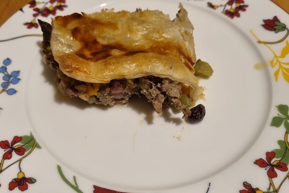 Hackfleisch-Blätterteig-Strudel