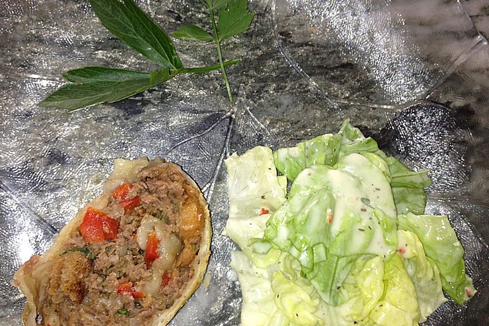 Hackfleisch-Blätterteig-Strudel