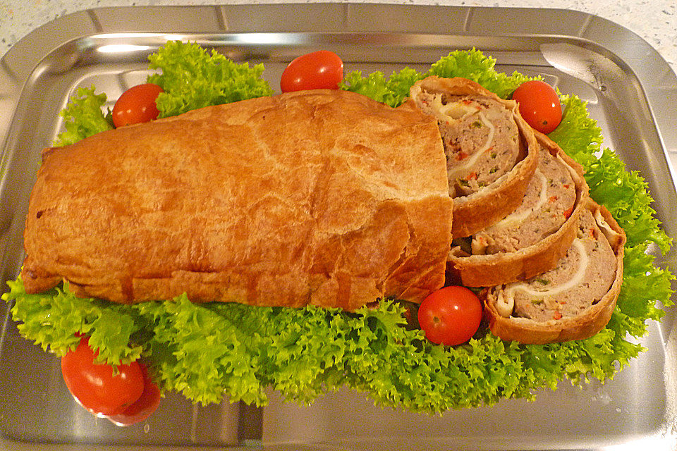 Hackfleisch-Blätterteig-Strudel