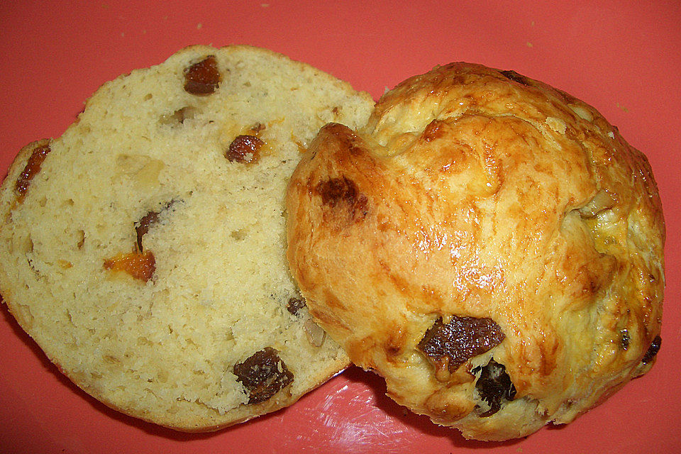 Aprikosen- Walnussbrötchen