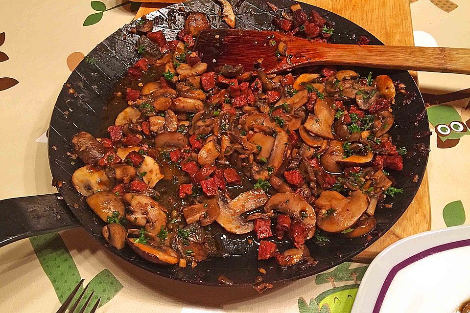 Champignons con Chorizo