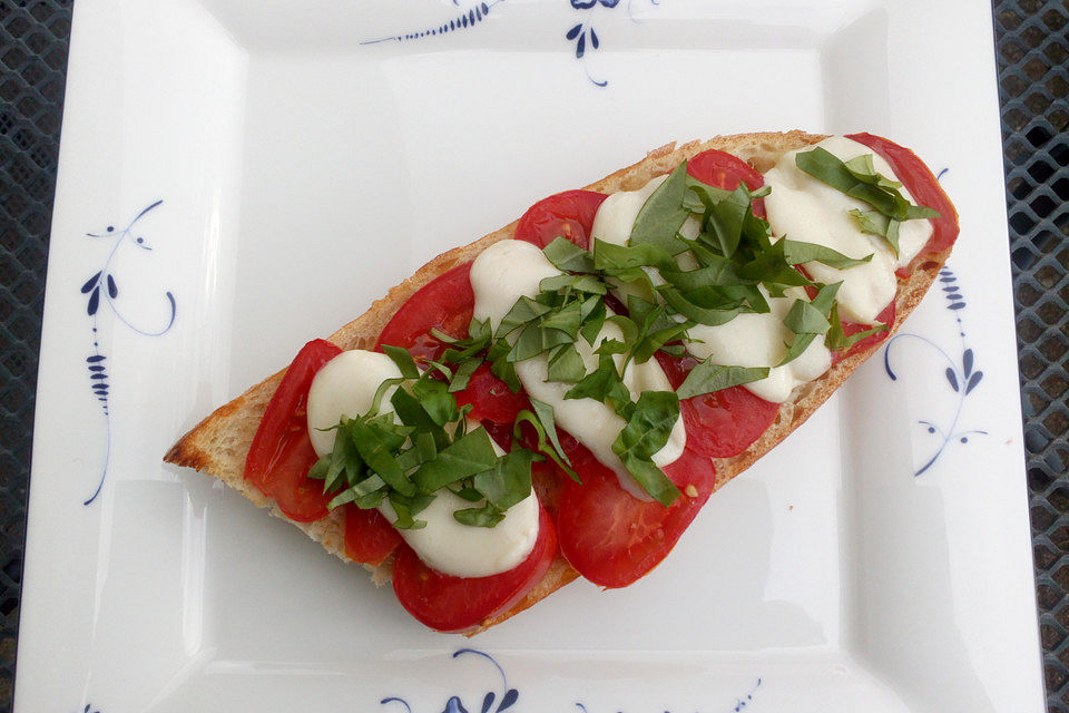 Tomaten-Mozzarella-Baguette