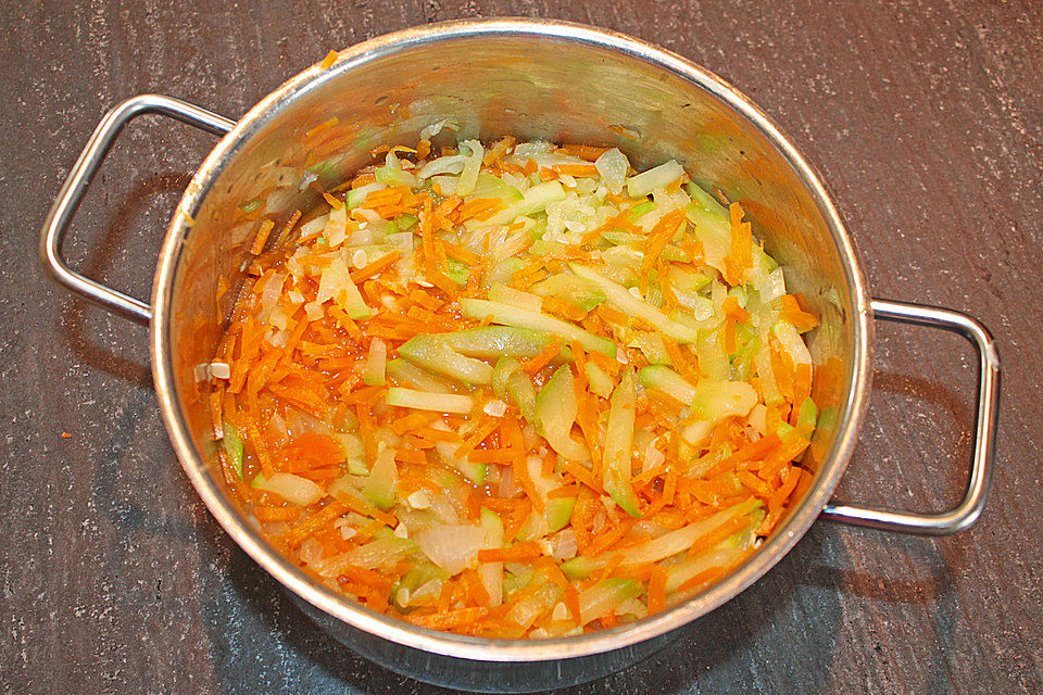 Zucchini-Möhren-Gemüse