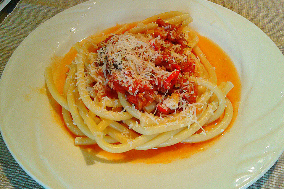 Tomatensugo mit Flußkrebs