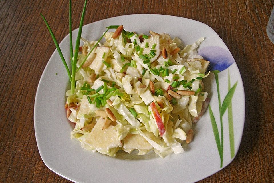 Spitzkohl-Apfel-Salat