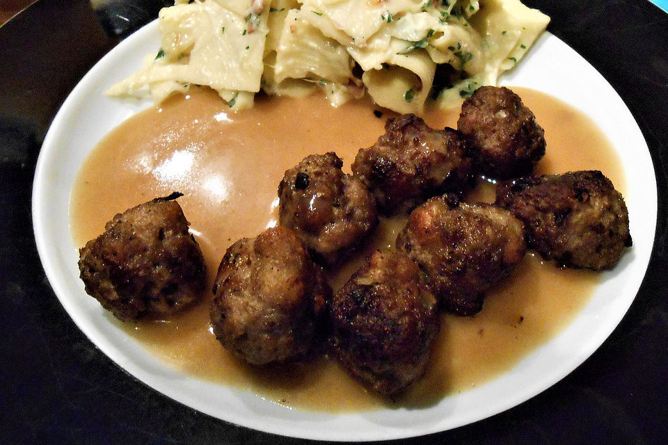 Köttbullar in Rahmsoße