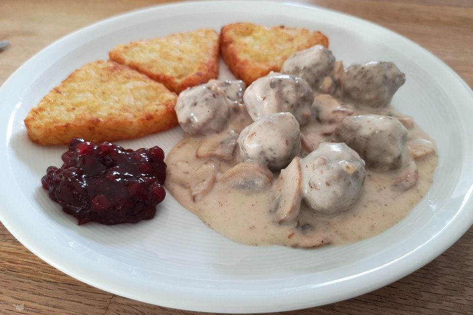 Köttbullar in Rahmsoße