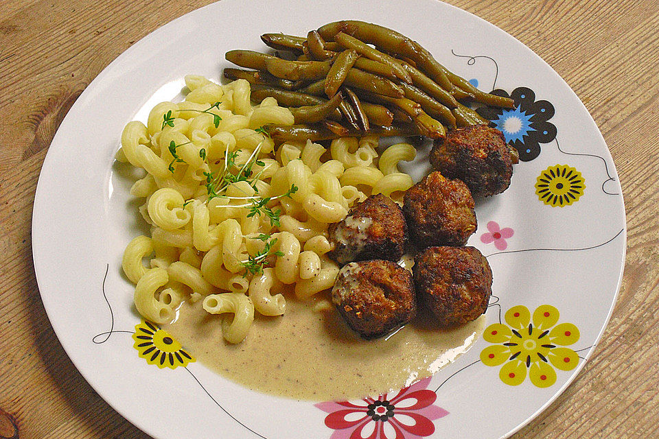 Köttbullar in Rahmsoße