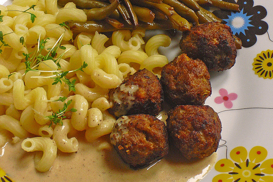 Köttbullar in Rahmsoße