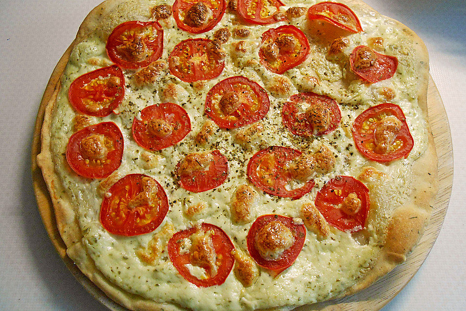 Tomaten-Mozzarella-Flammkuchen