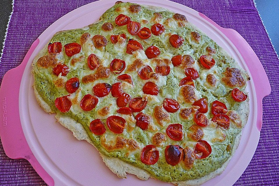 Tomaten-Mozzarella-Flammkuchen