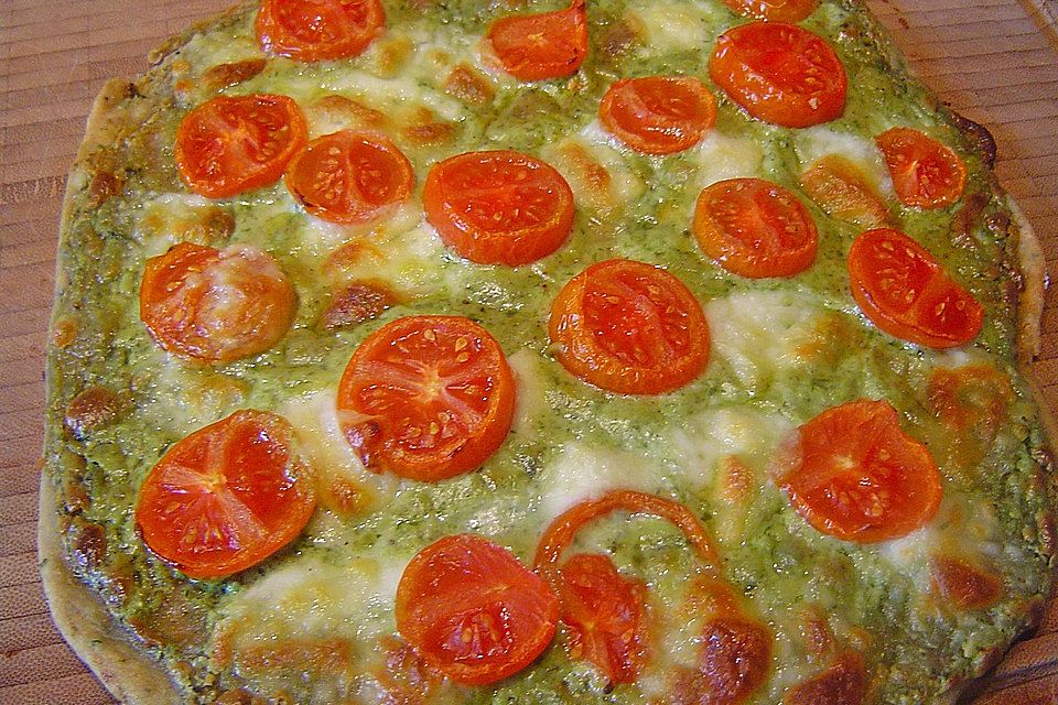 Tomaten-Mozzarella-Flammkuchen