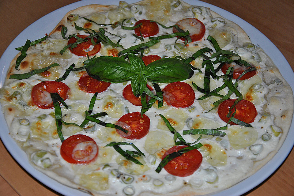 Tomaten-Mozzarella-Flammkuchen