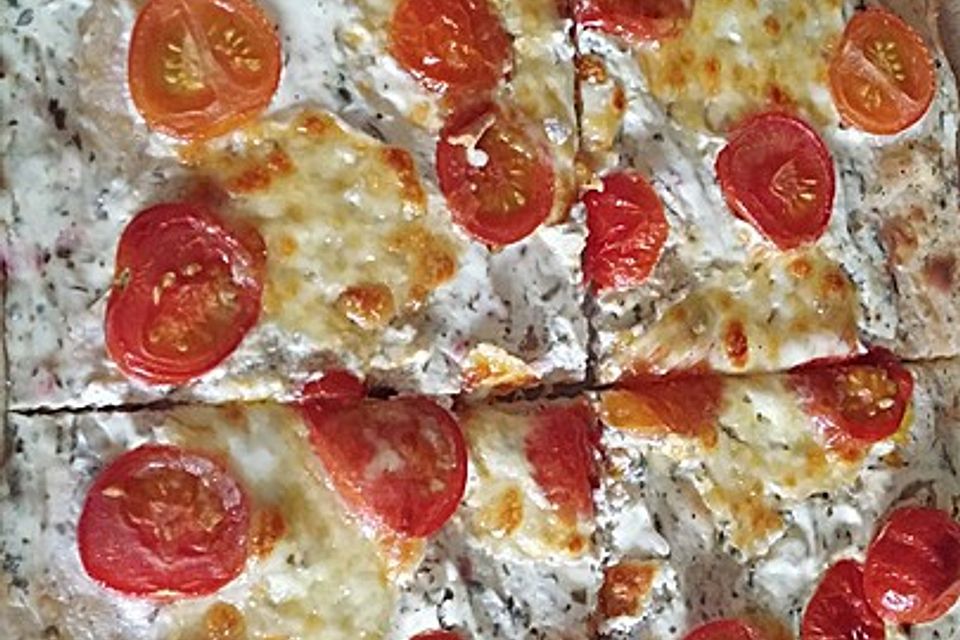 Tomaten-Mozzarella-Flammkuchen