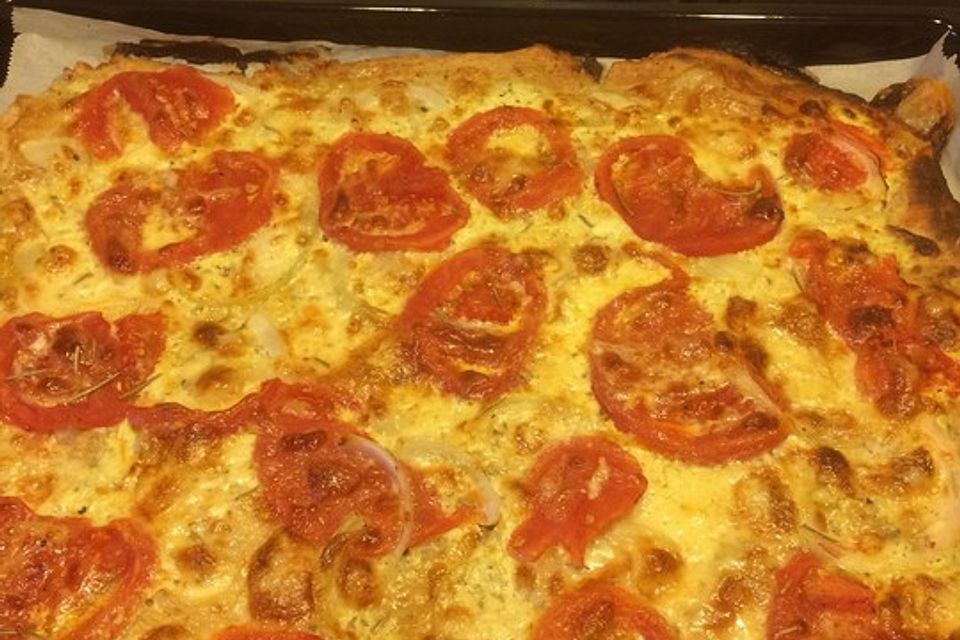 Tomaten-Mozzarella-Flammkuchen