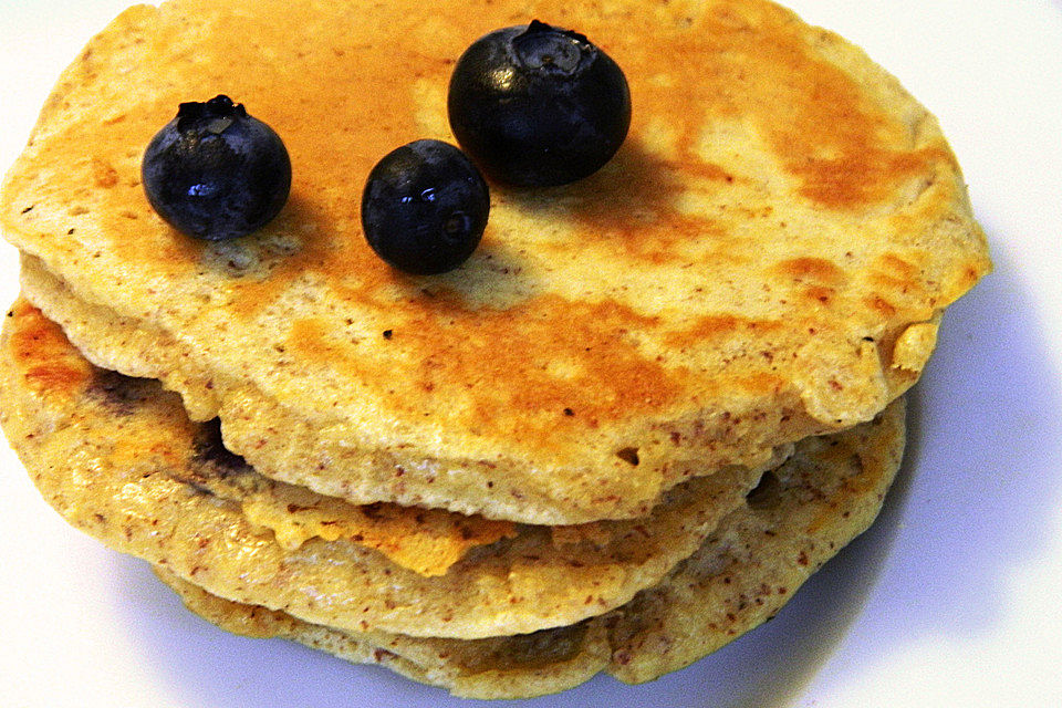 Blaubeer Pancakes aus Mandelmehl