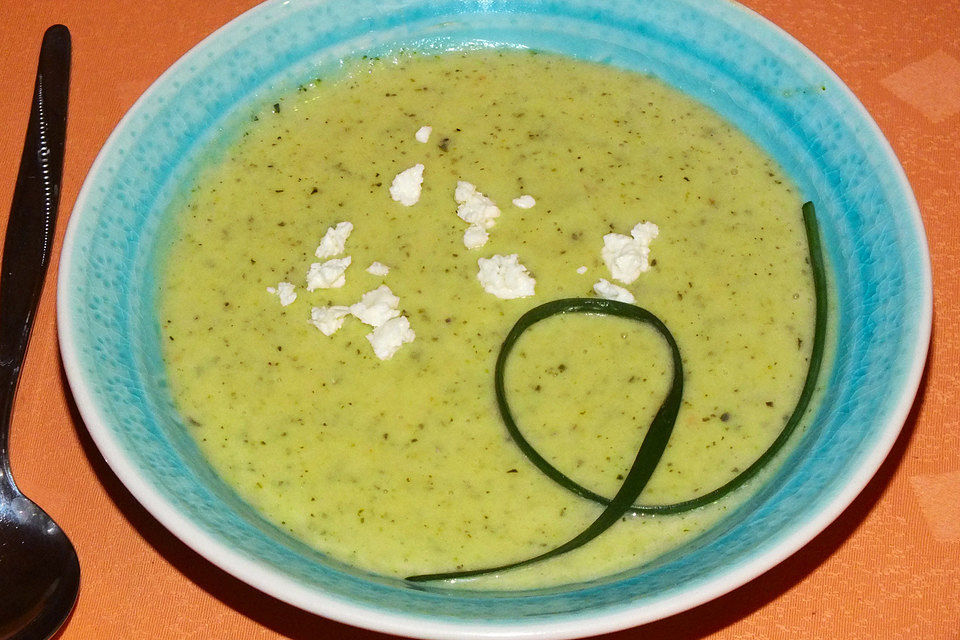 Zucchini-Suppe