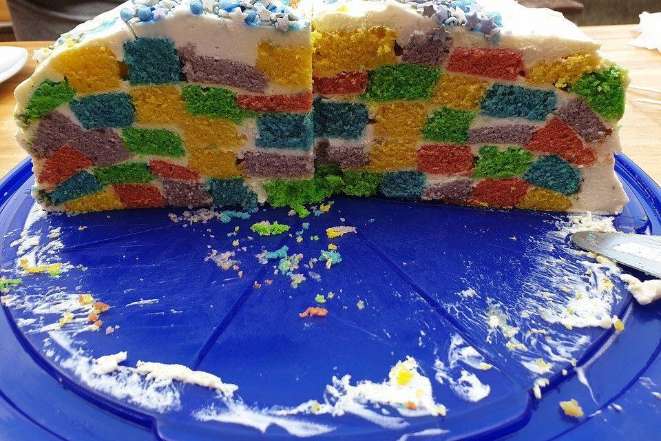 Bunte Regenbogen-Schachbrett-Torte