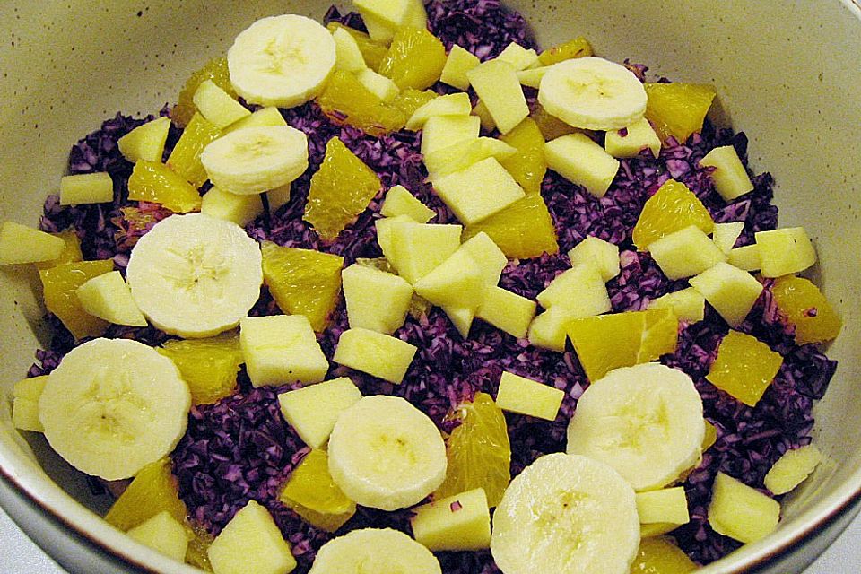 Rotkohl - Früchte - Salat (Rohkost)