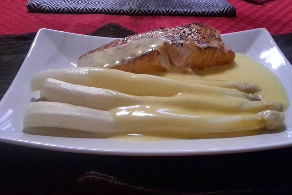 Lachs auf Spargel