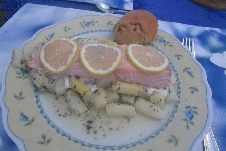 Lachs auf Spargel