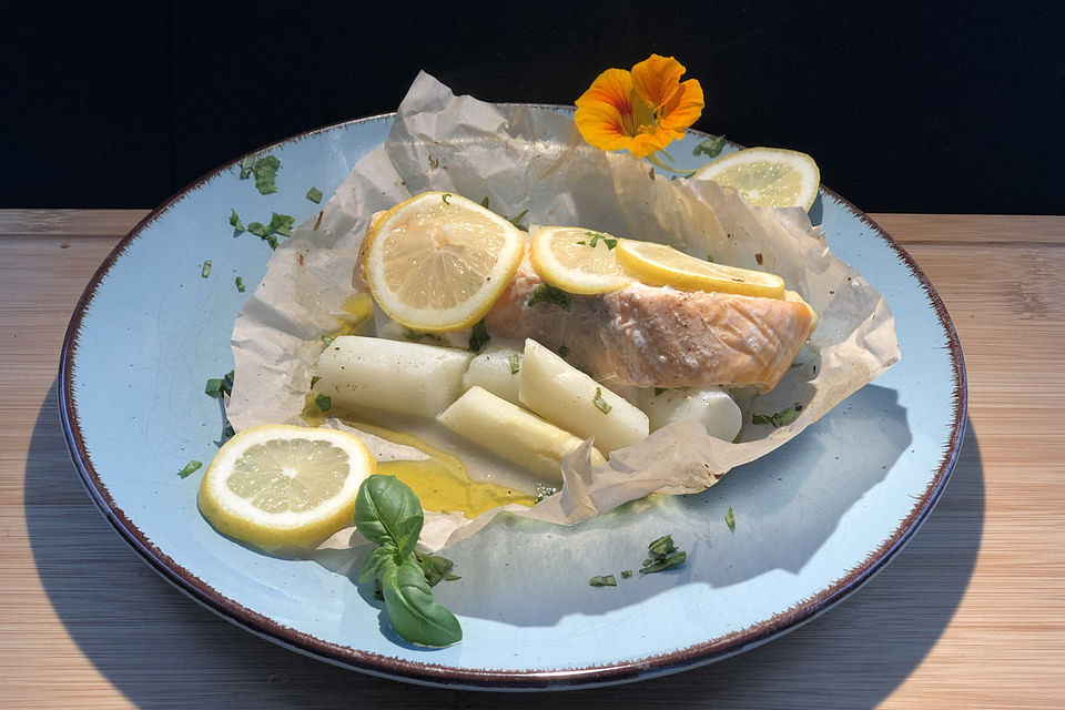 Lachs auf Spargel